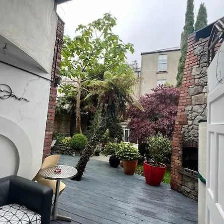 Hideaway Garden Paradise * Dublin