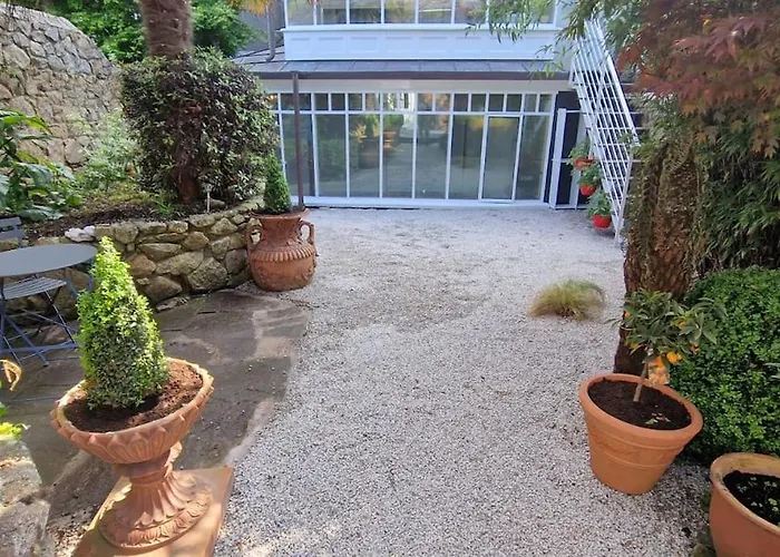 Hideaway Garden Paradise Daire