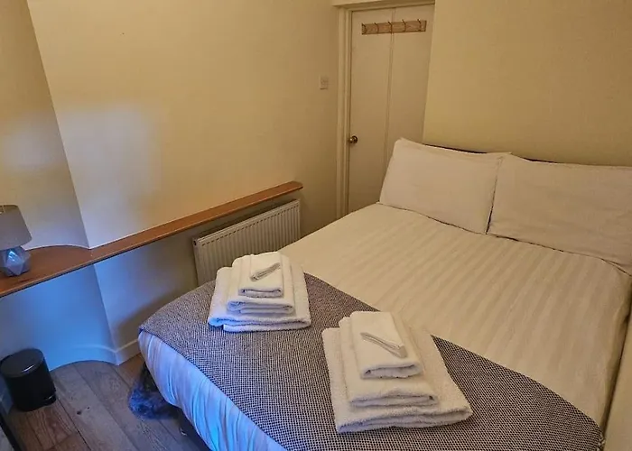 Hideaway Garden Paradise *